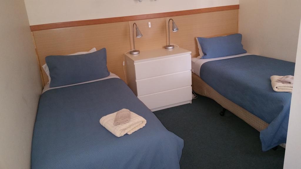 Kaniva Midway Motel Room photo